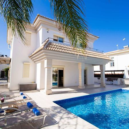 Villa Malama Паралимни Екстериор снимка