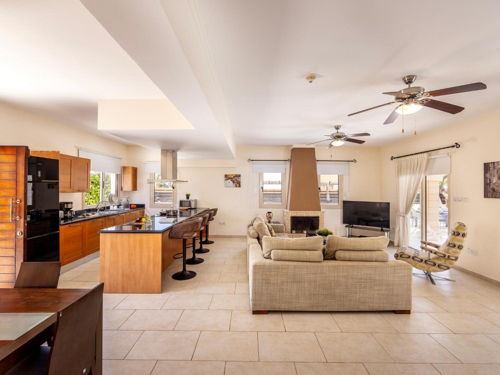Villa Malama Паралимни Екстериор снимка