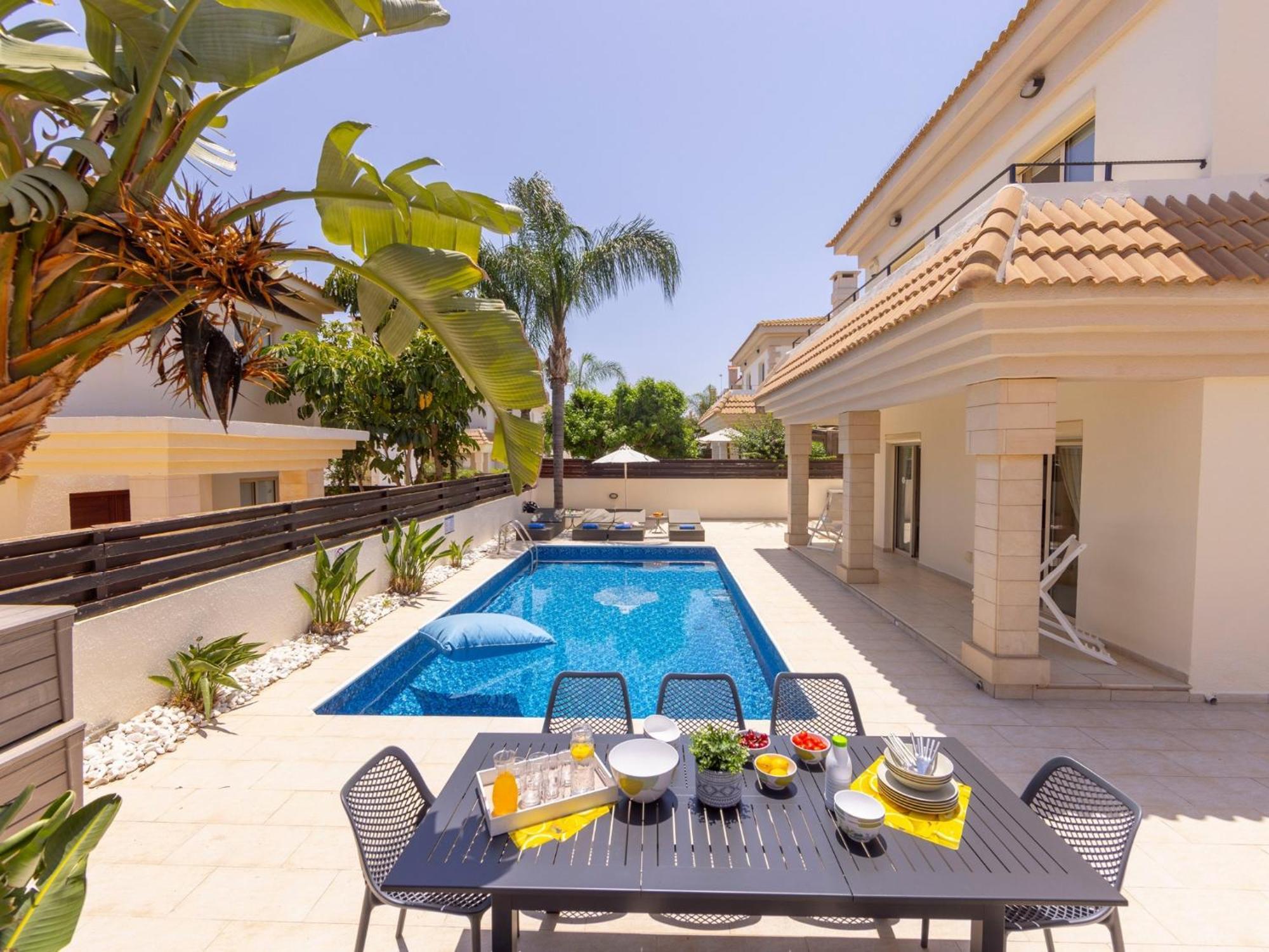 Villa Malama Паралимни Екстериор снимка