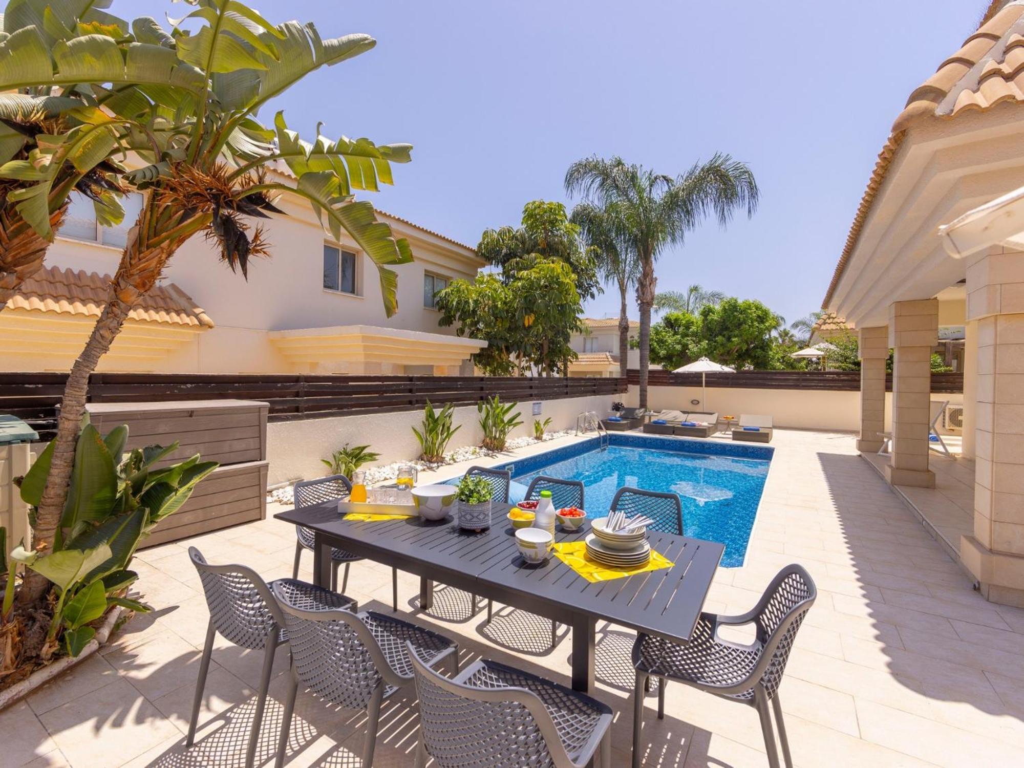 Villa Malama Паралимни Екстериор снимка