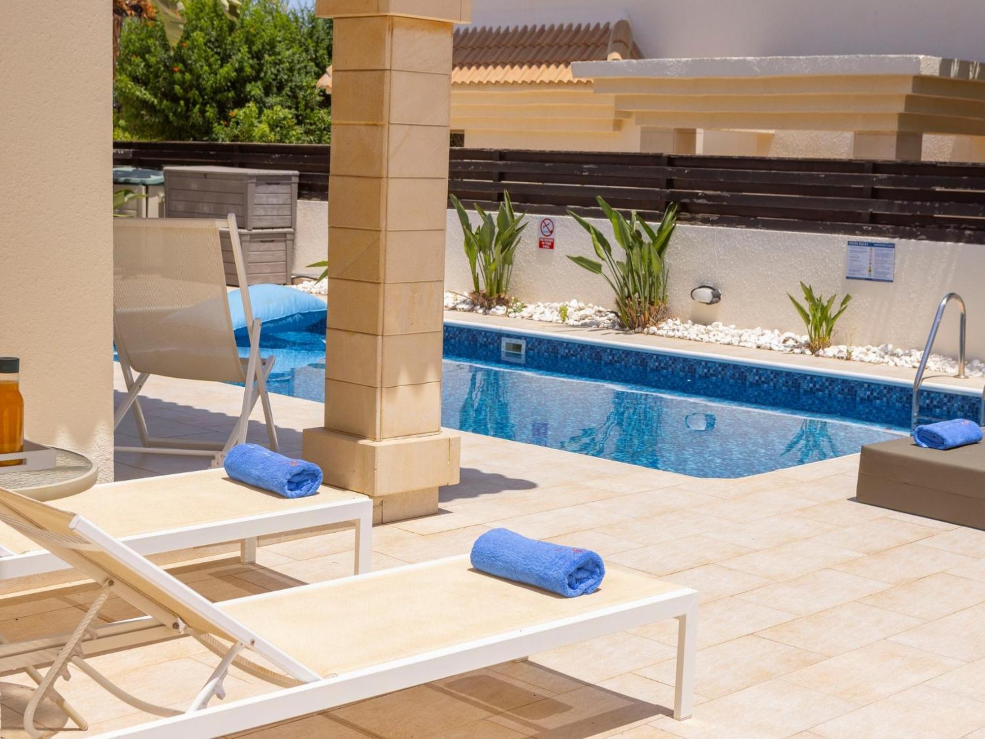 Villa Malama Паралимни Екстериор снимка