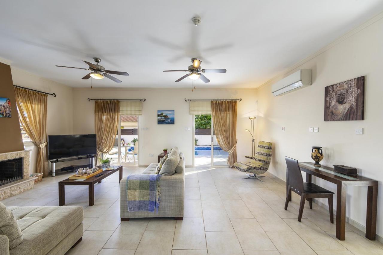 Villa Malama Паралимни Екстериор снимка