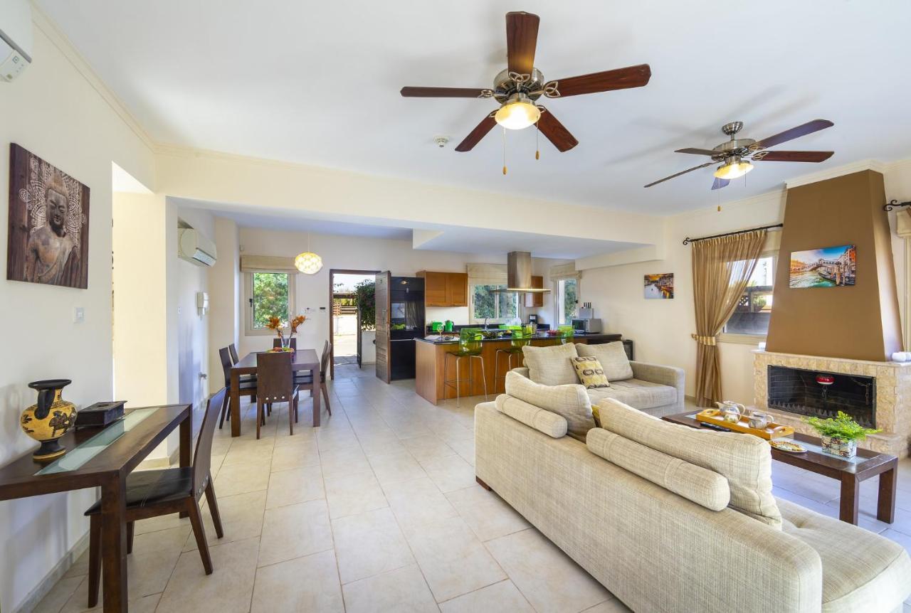 Villa Malama Паралимни Екстериор снимка