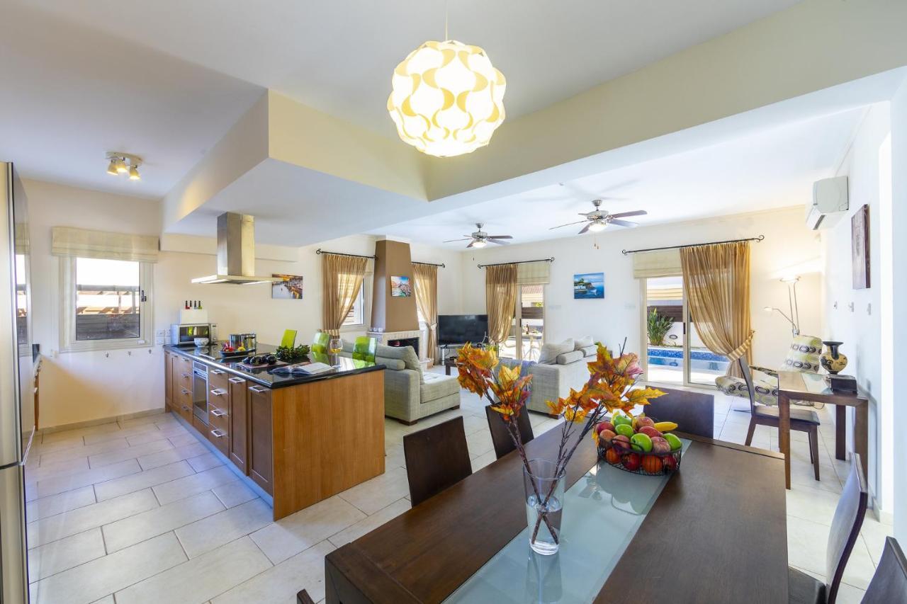 Villa Malama Паралимни Екстериор снимка