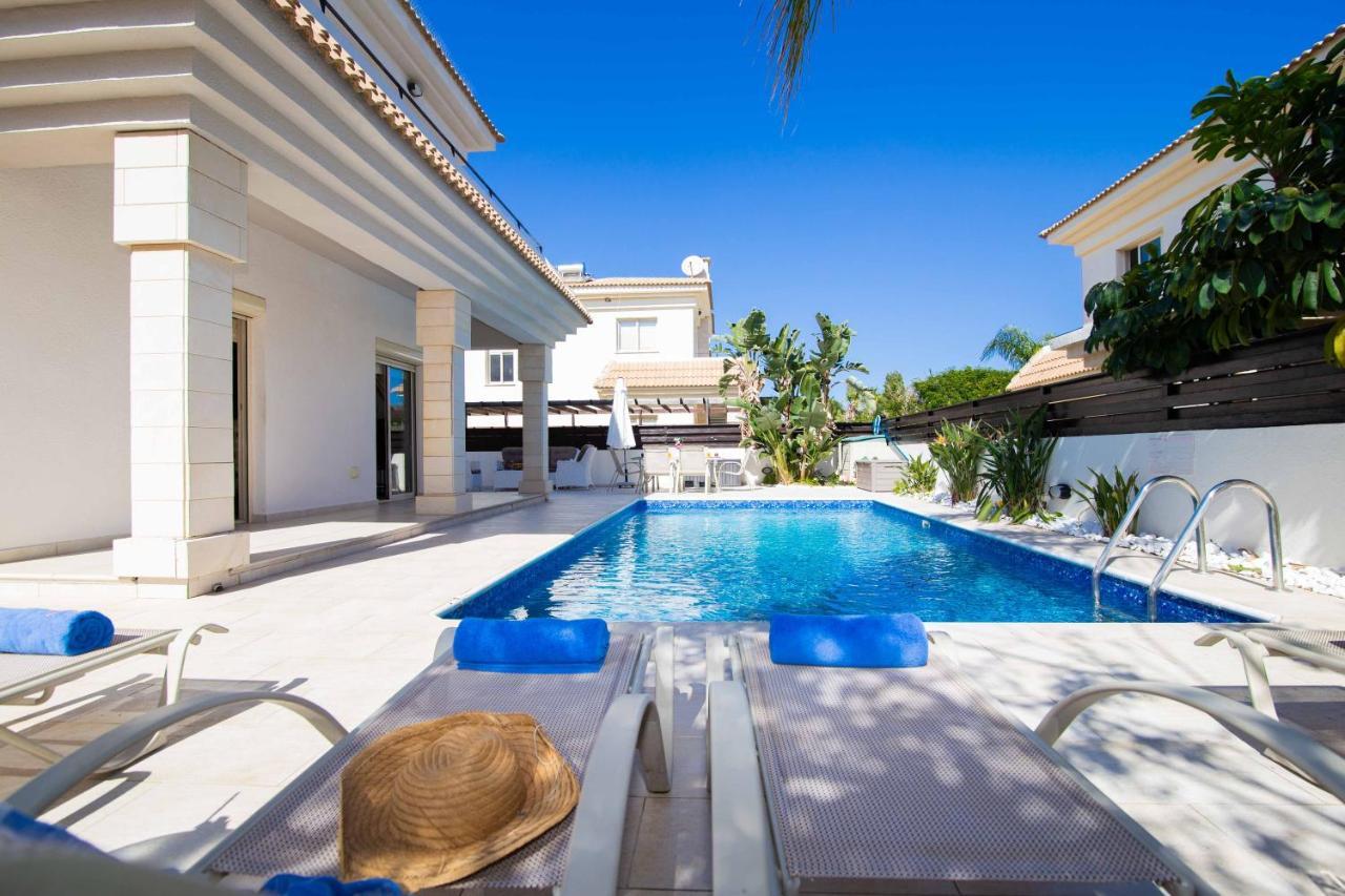 Villa Malama Паралимни Екстериор снимка