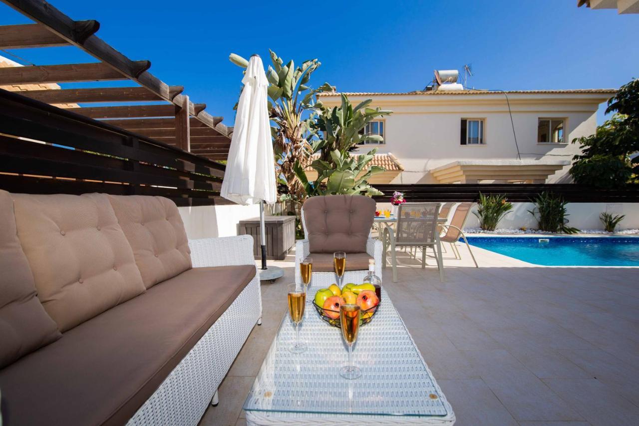 Villa Malama Паралимни Екстериор снимка